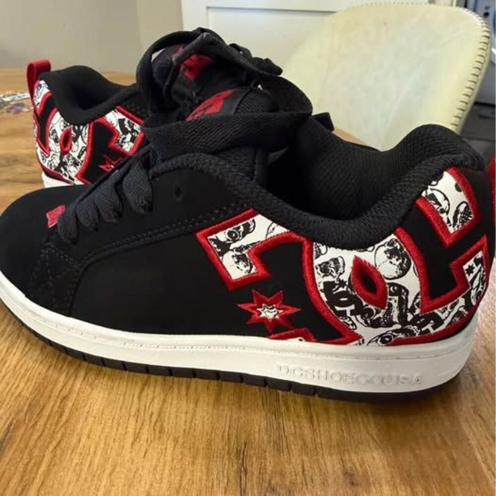 DC Shoes Youth Court Graffik size 3